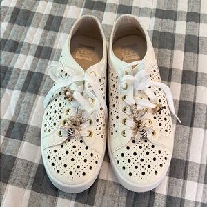 Dolce Vita White Perforated Lace-Up Sneakers with Decorative Bee Charms NWT 10